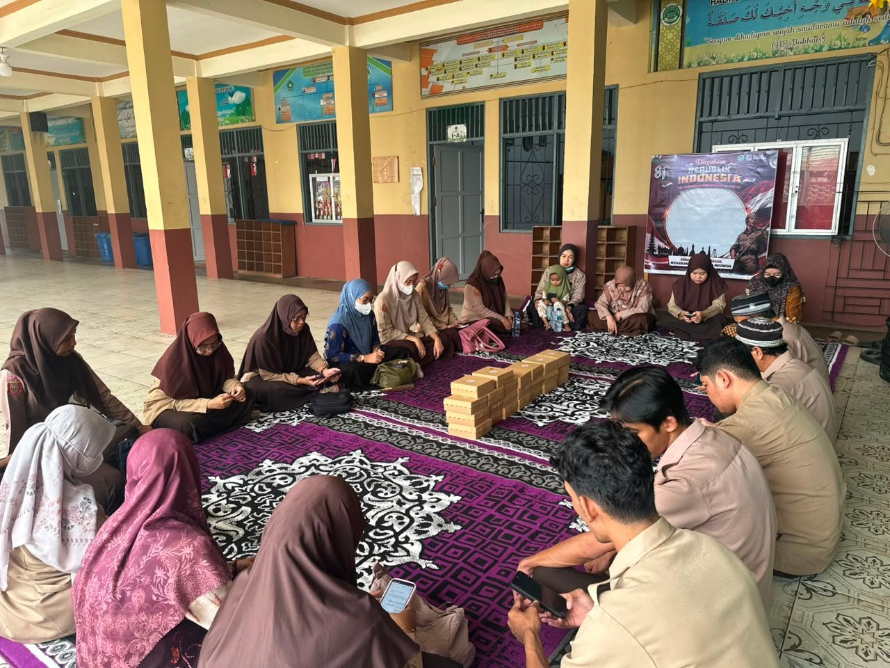 Yasinan Rutin Bulanan, Guru dan Tenaga Kependidikan MI Fathul Iman Sekaligus Evaluasi PJJ